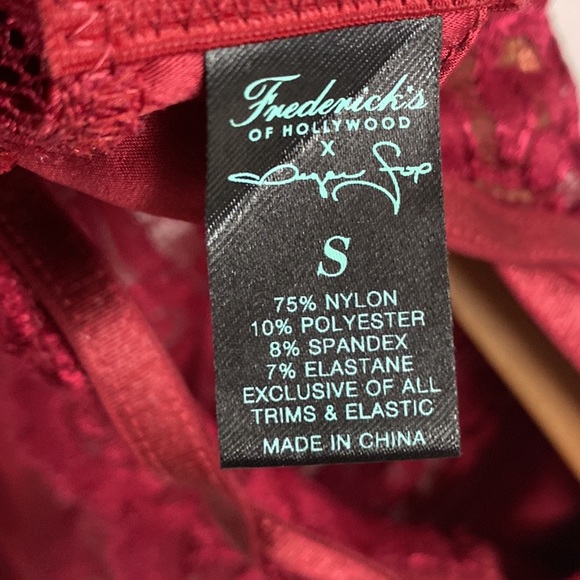 (A9) NEW Frederick’s of Hollywood lace bodysuit in burgundy, Size Small, NWOT - Picture 4 of 9
